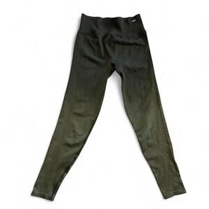 Victoria Secret Pink Active texture leggings- size small